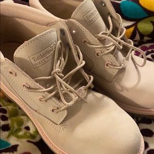 timberland boots. size 8. only worn once!